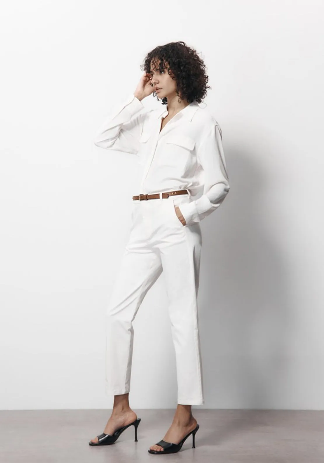 Belted chinos - White