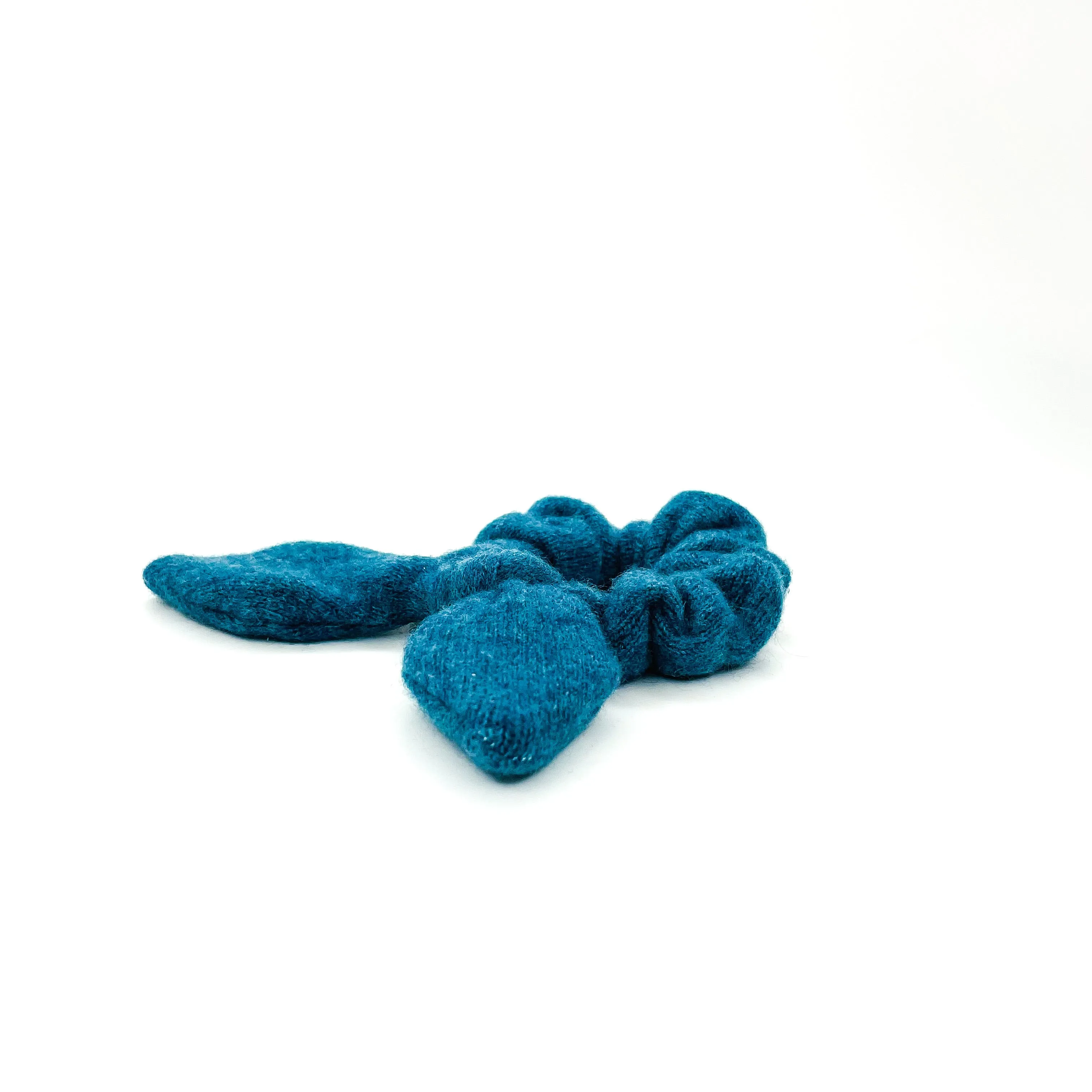 CASHMERE SCRUNCHIE | Daphne