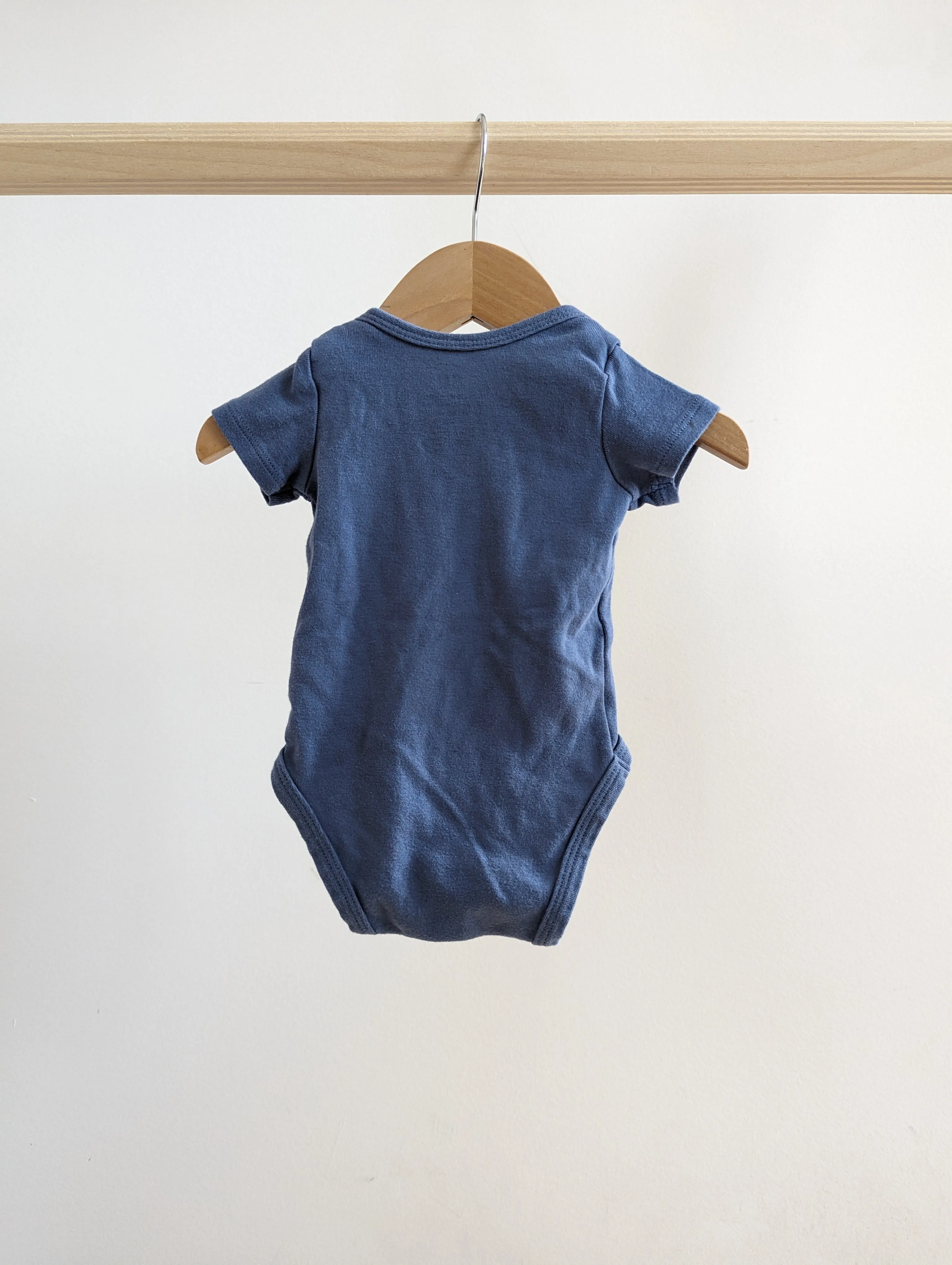 H&M Short Sleeve Organic Onesie (1-2M)