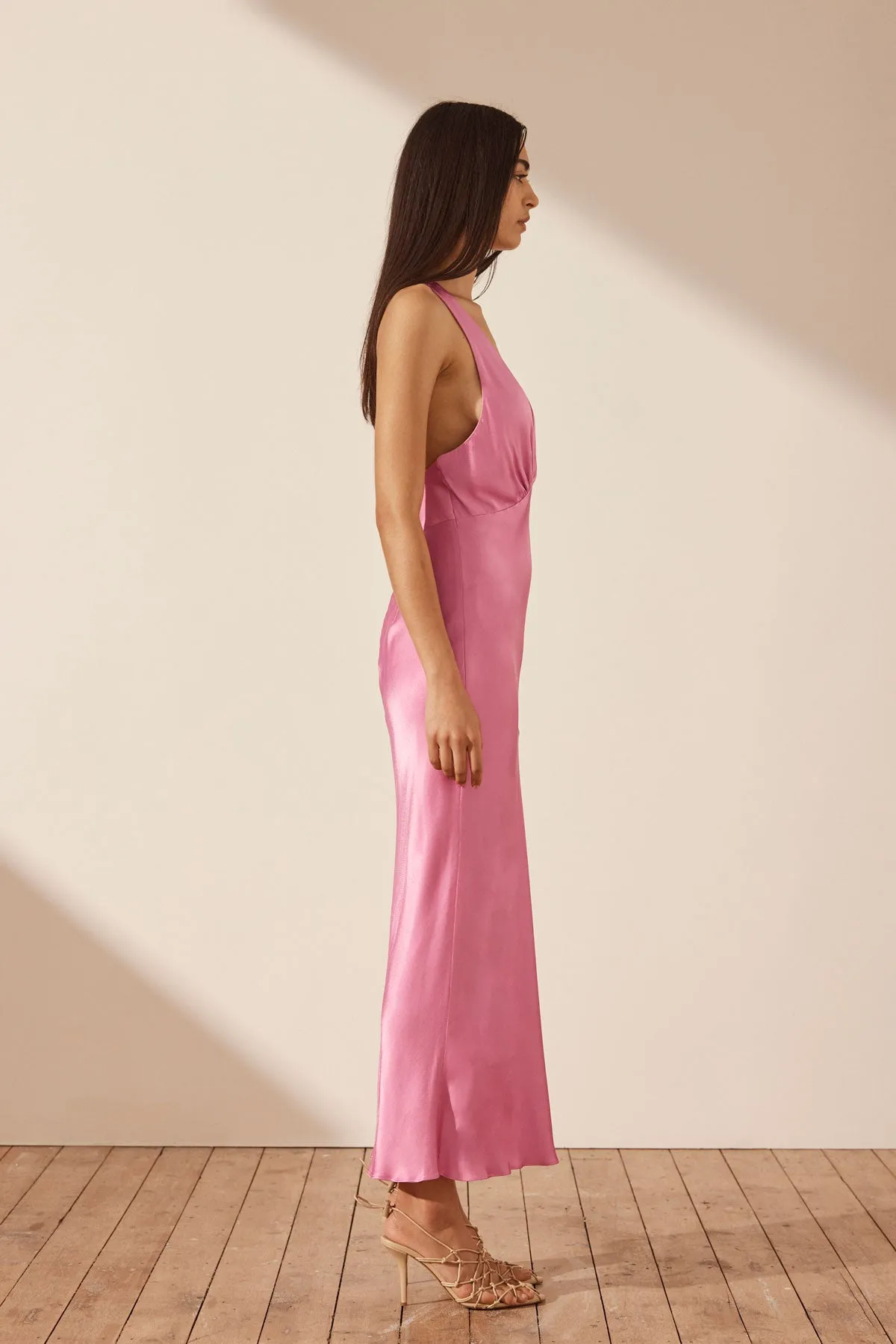 SHONA JOY ARIENZO PLUNGED CROSS BACK MIDI DRESS - IBIS ROSE