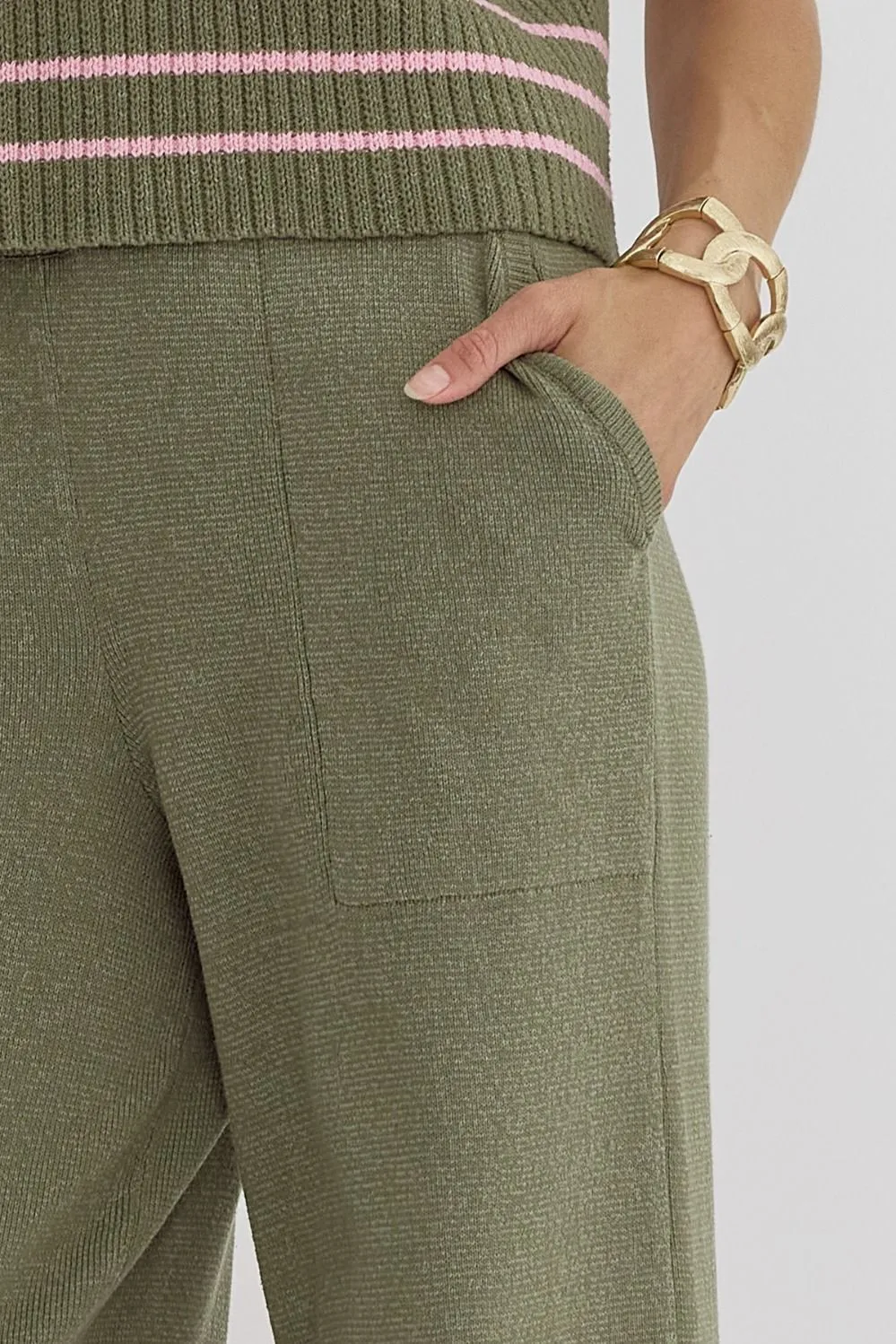 Solid knitted high waisted joggers w/ elastic waist & pockets