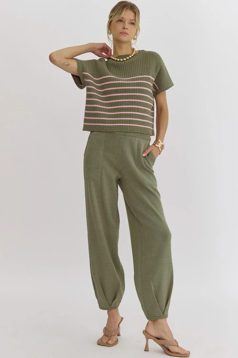 Solid knitted high waisted joggers w/ elastic waist & pockets