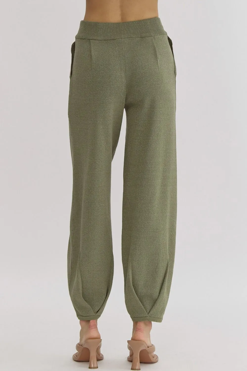 Solid knitted high waisted joggers w/ elastic waist & pockets